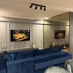 شقة Cuza